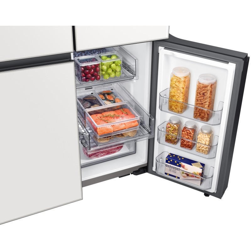 طراحی داخلی بخش FlexZone در یخچال فریزر بدون برفک سامسونگ RF71