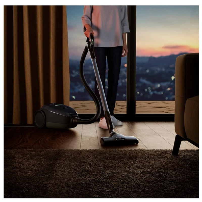 جاروبرقی آاگ VX82-1 دارای کیسه گرد و غبار از نوع s-bag با ظرفیت 3.5 لیتر