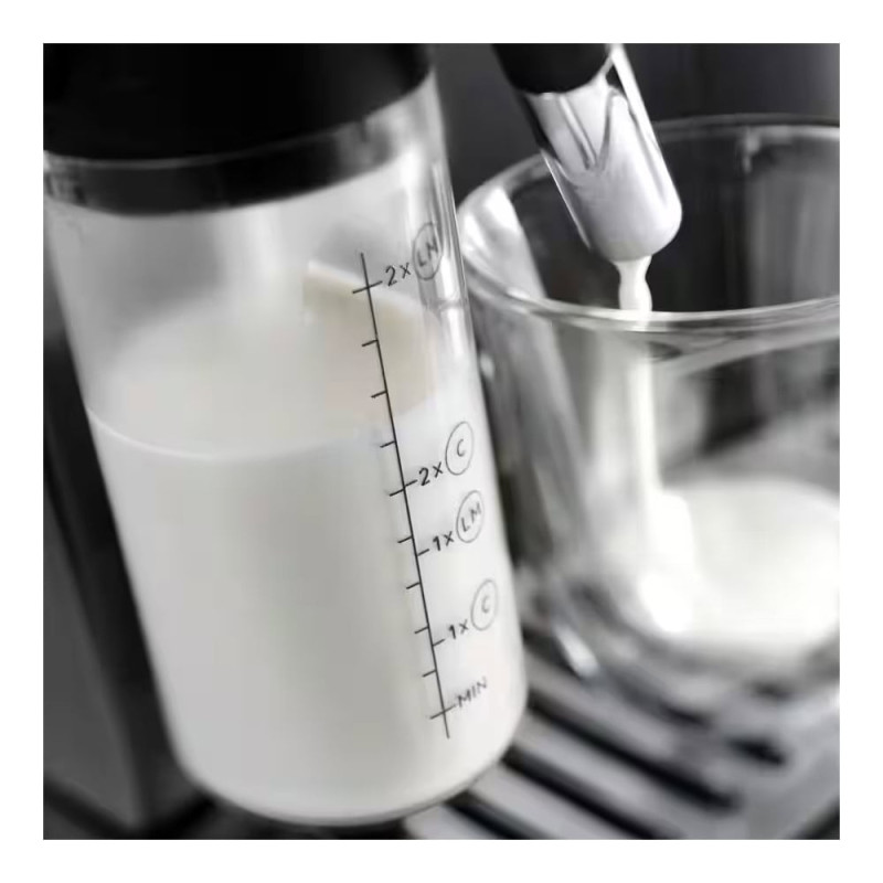 مخزن شیر اسپرسوساز دلونگی Magnifica Evo برای نوشیدنی‌های کرمی