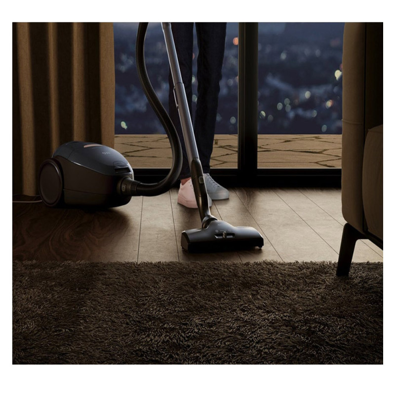 جارو برقی آاگ VX8.2-1-5db با سیم برق 9 متری و شعاع کارکرد 12 متری