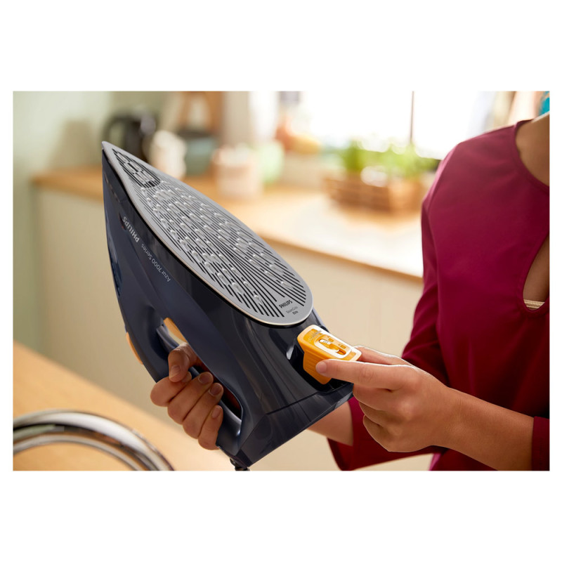 اتو بخار فیلیپس DST7060 دارای مخزن رسوب گیری