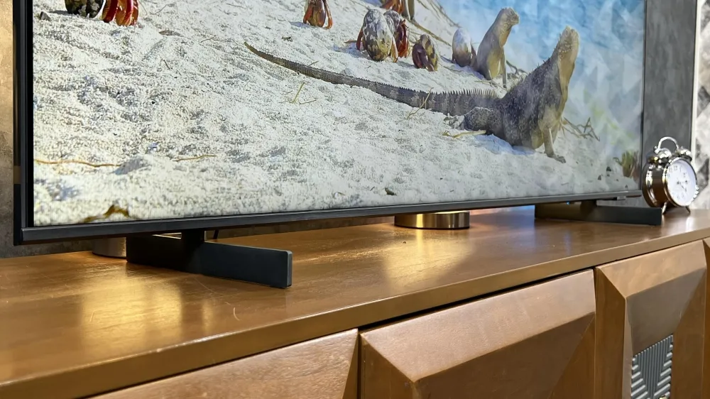 نوع پایه تلویزیون سامسونگ CU8000