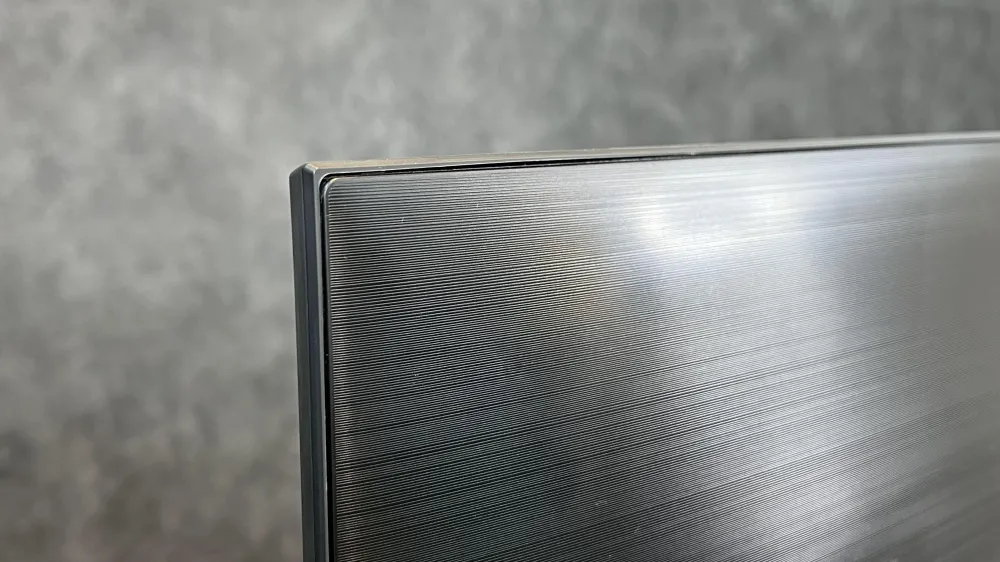 حاشیه تلویزیون سامسونگ CU8000