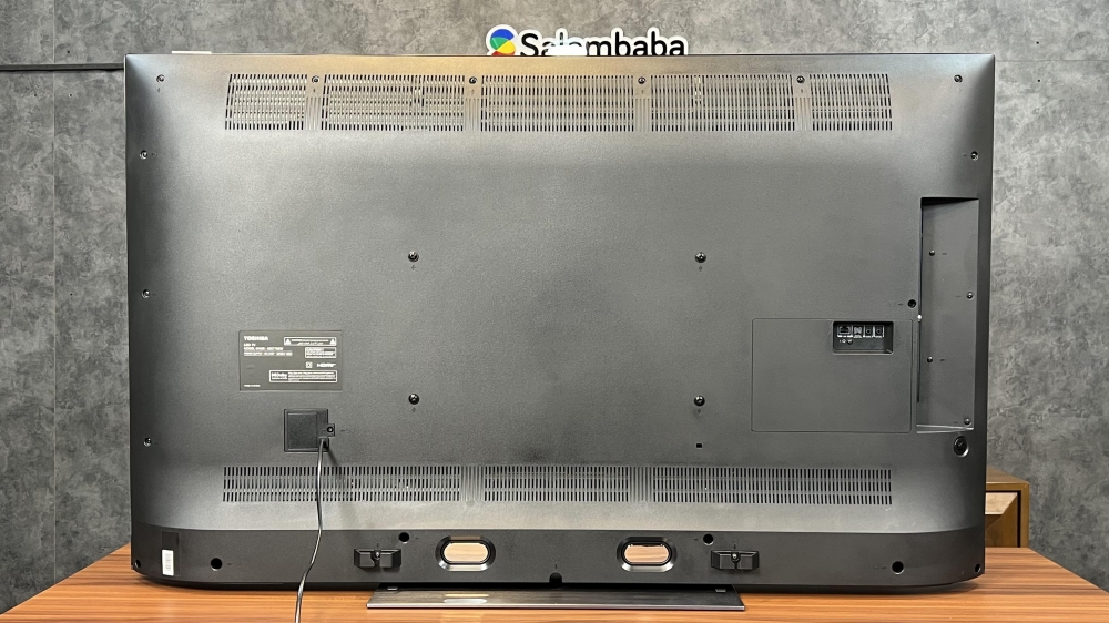 نمای پشتی تلویزیون توشیبا Z770