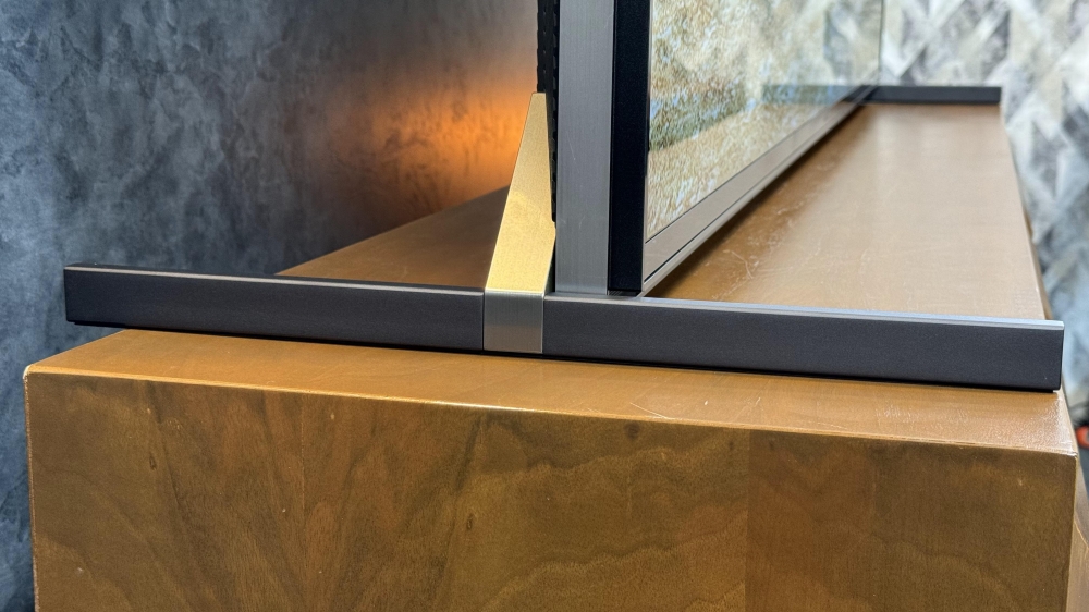 نوع پایه تلویزیون سونی Z9J