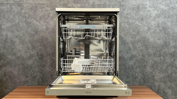 نمای داخلی ظرفشویی ال جی 512