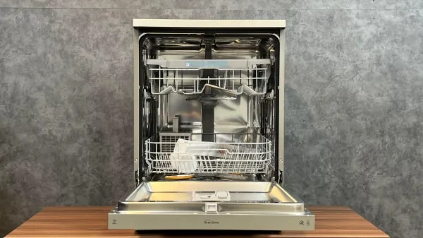 نمای داخلی ظرفشویی ال جی 512