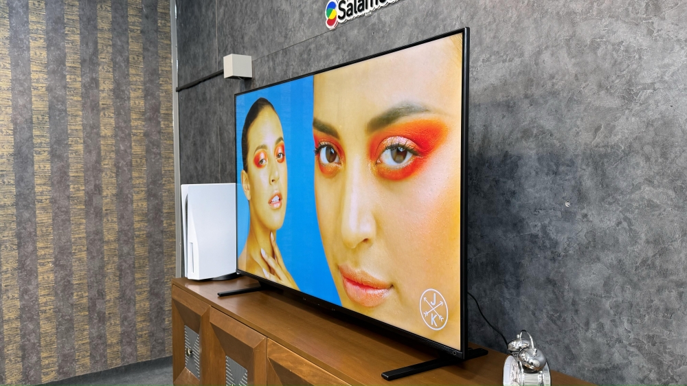 نمای کلی تلویزیون توشیبا Z670