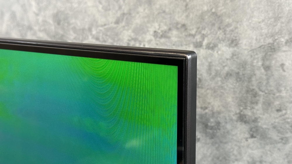 حاشیه تلویزیون توشیبا Z670