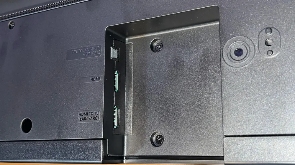 پورت‌های ورودی ساندبار سامسونگ HW-Q700B