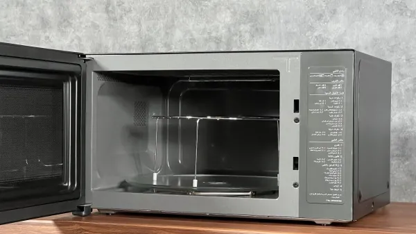 نمای داخلی مایکروویو ال جی MH8265CIS