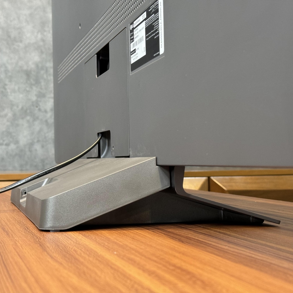 نوع پایه تلویزیون ال جی C4