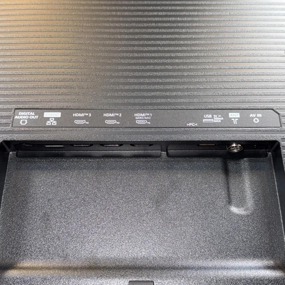 پورت‌های ورودی و خروجی تلویزیون پاناسونیک NX950