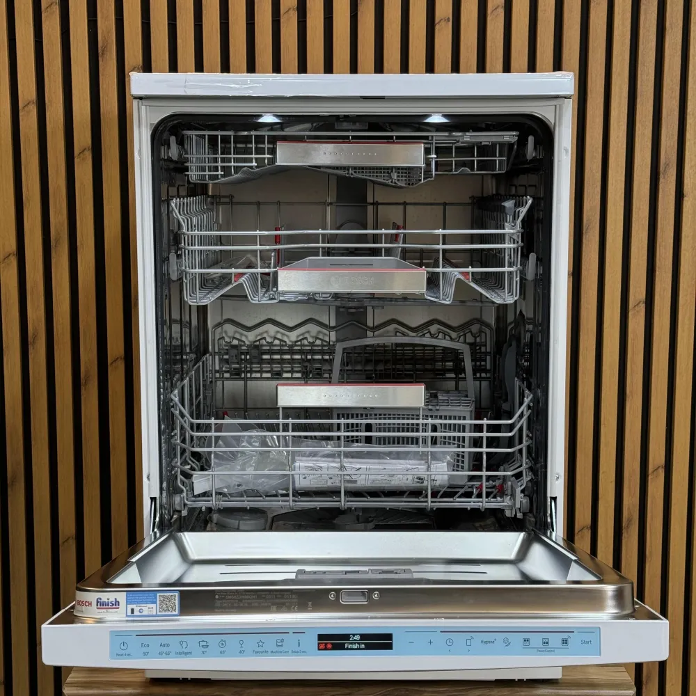 نمای داخلی ماشین ظرفشویی بوش SMS8ZDW86Q