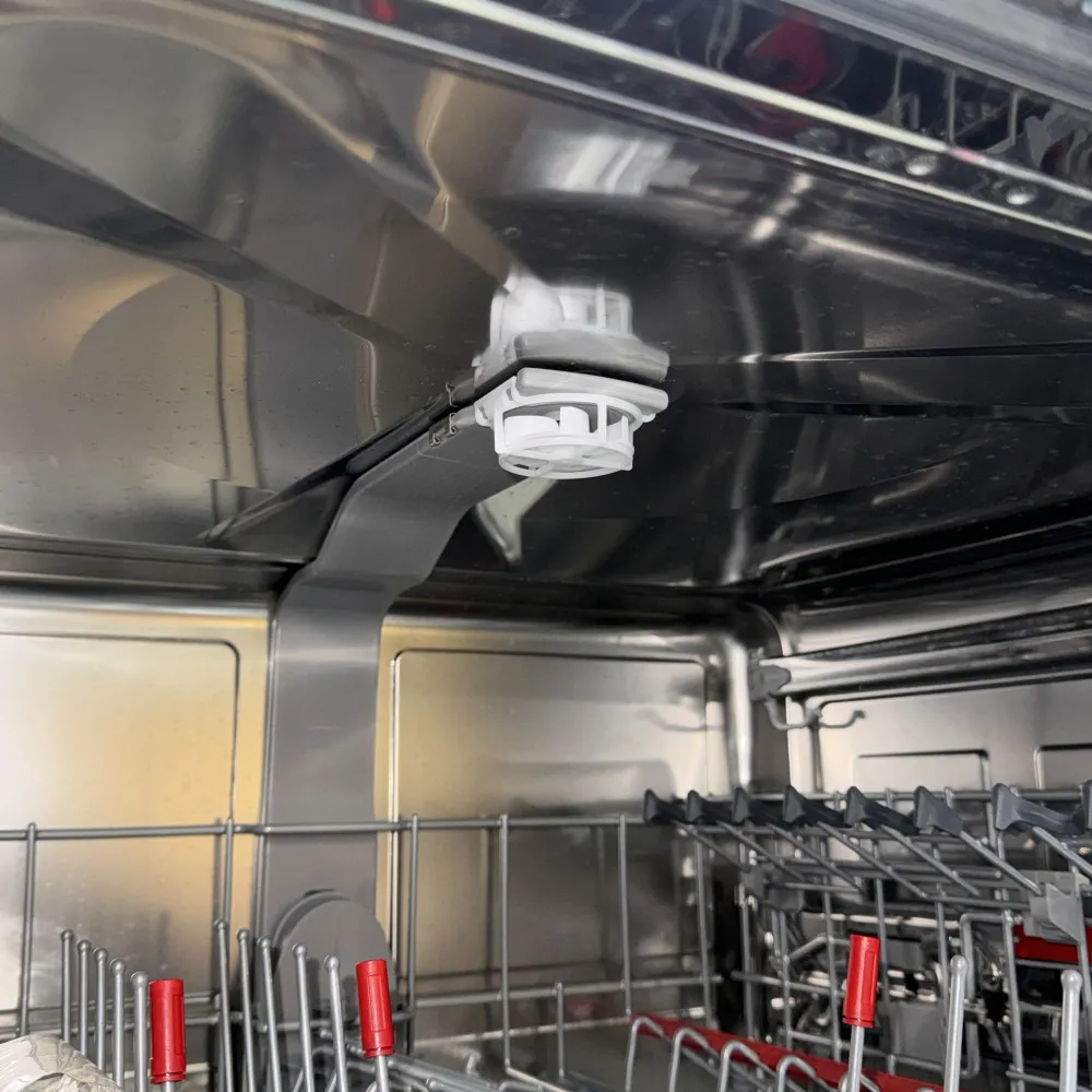 فواره آب در سقف ماشین ظرفشویی بوش SMS8ZDW86Q