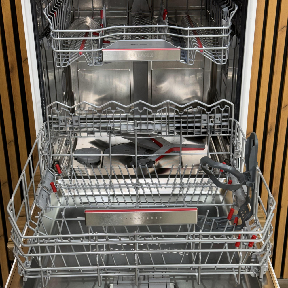 سبدهای بزرگ و جادار ماشین ظرفشویی بوش SMS8ZDW86Q