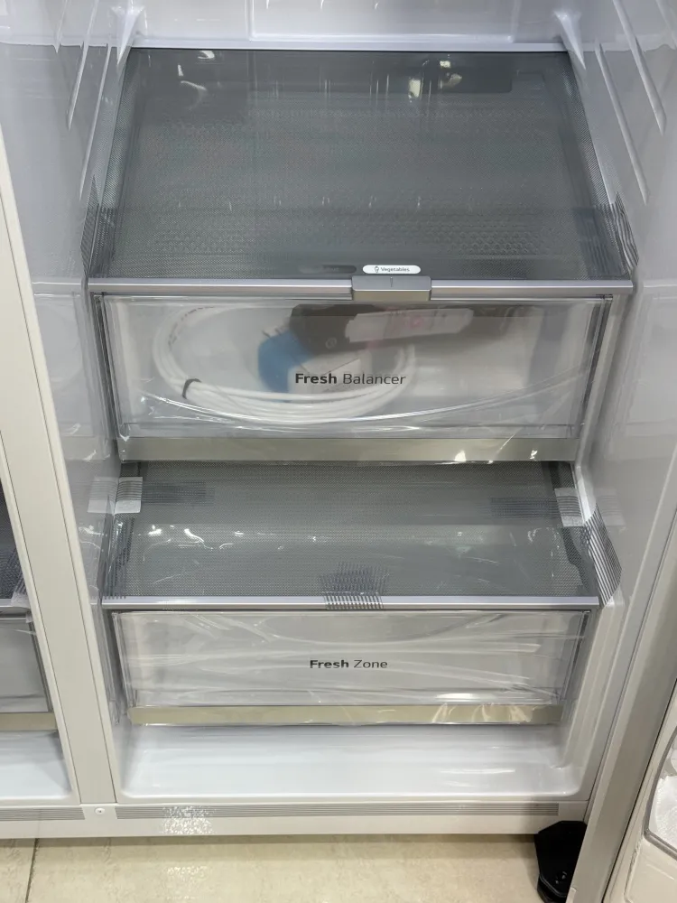 نمای داخلی کشوهای یخچال فریزر ال جی GR-X267MQHS