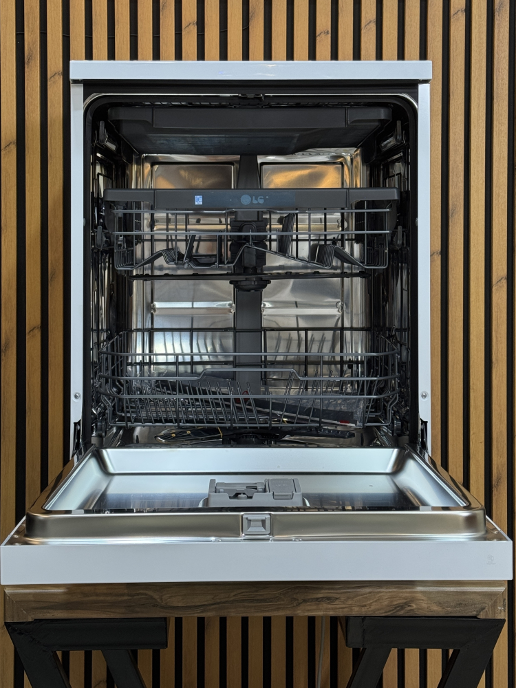 نمای داخلی ماشین ظرفشویی ال جی 513