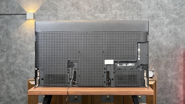 نمای پشتی تلویزیون سونی X95K