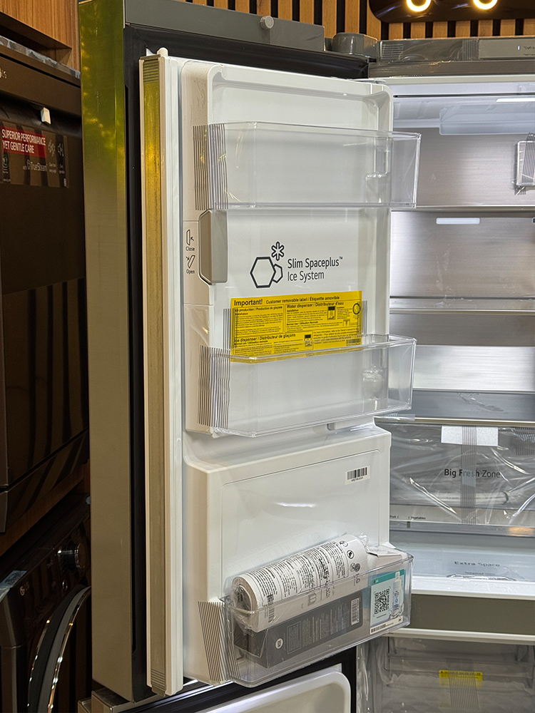 سیستم یخ ساز SpacePlus Ice System یخچال فریزر ال جی X946