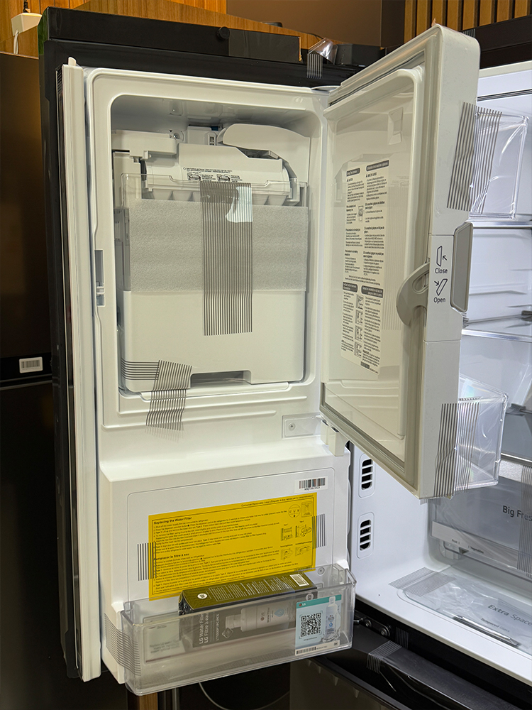 سیستم یخ ساز Slim SpacePlus Ice System یخچال ساید ال جی X24