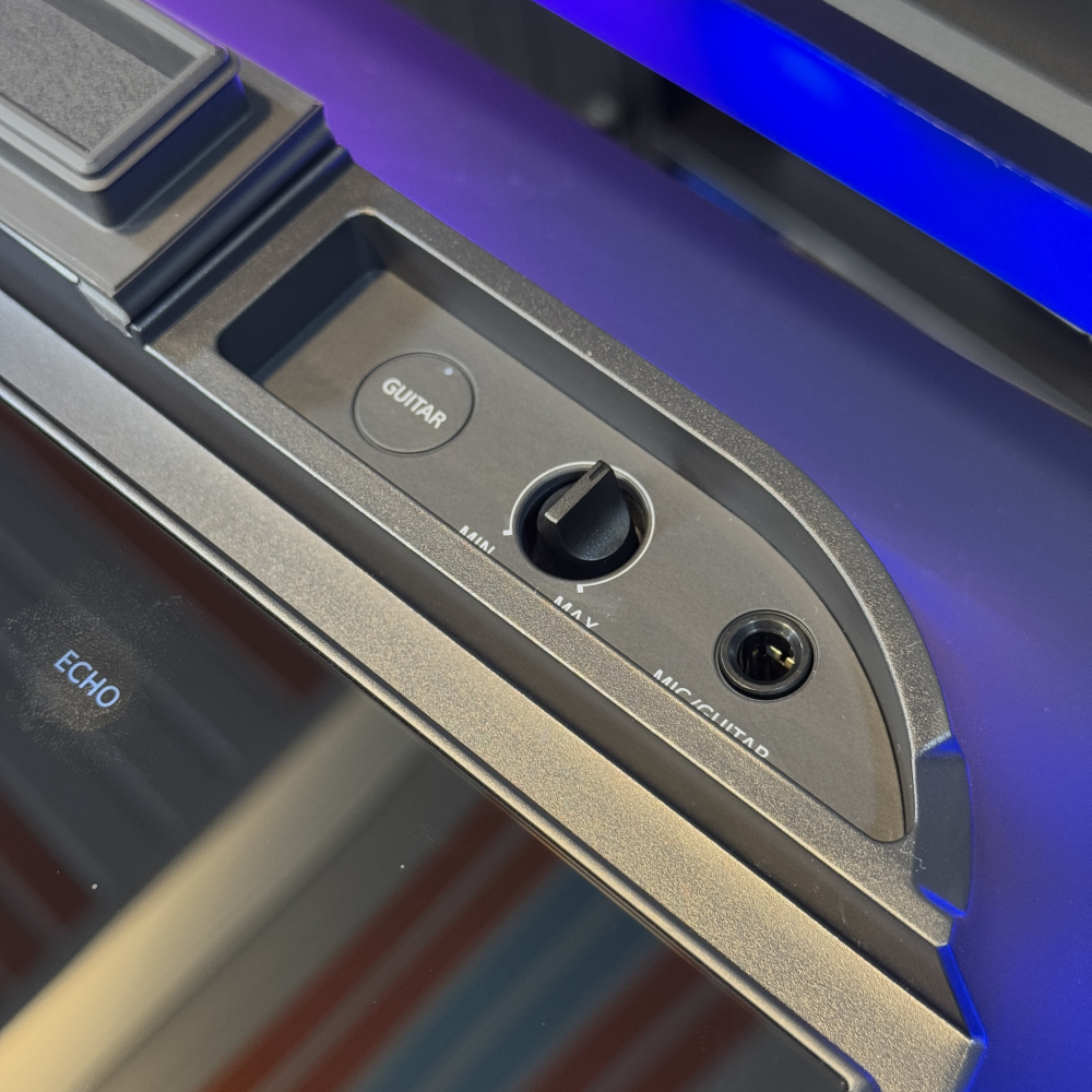 پورت ورودی گیتار و میکروفون در اسپیکر سونی ULT1000