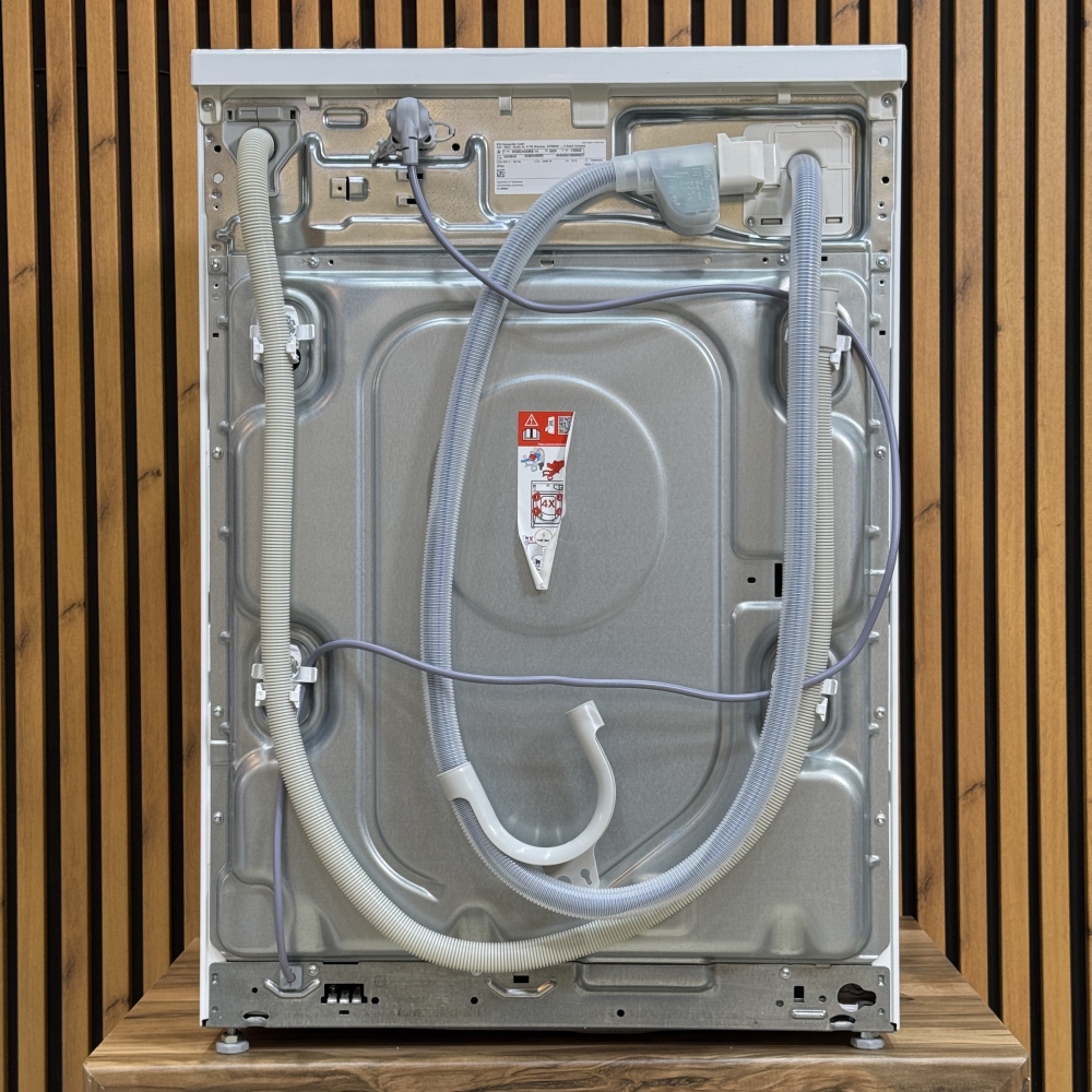 نمای پشتی ماشین لباسشویی 9 کیلویی بوش مدل WGB24400ME 