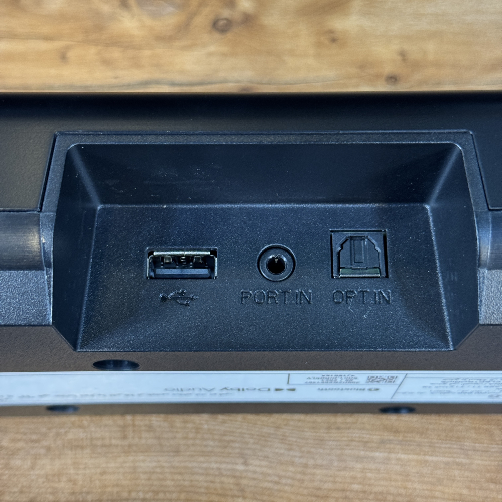 پورت‌های ورودی اسپیکر خطی ال جی SQC1