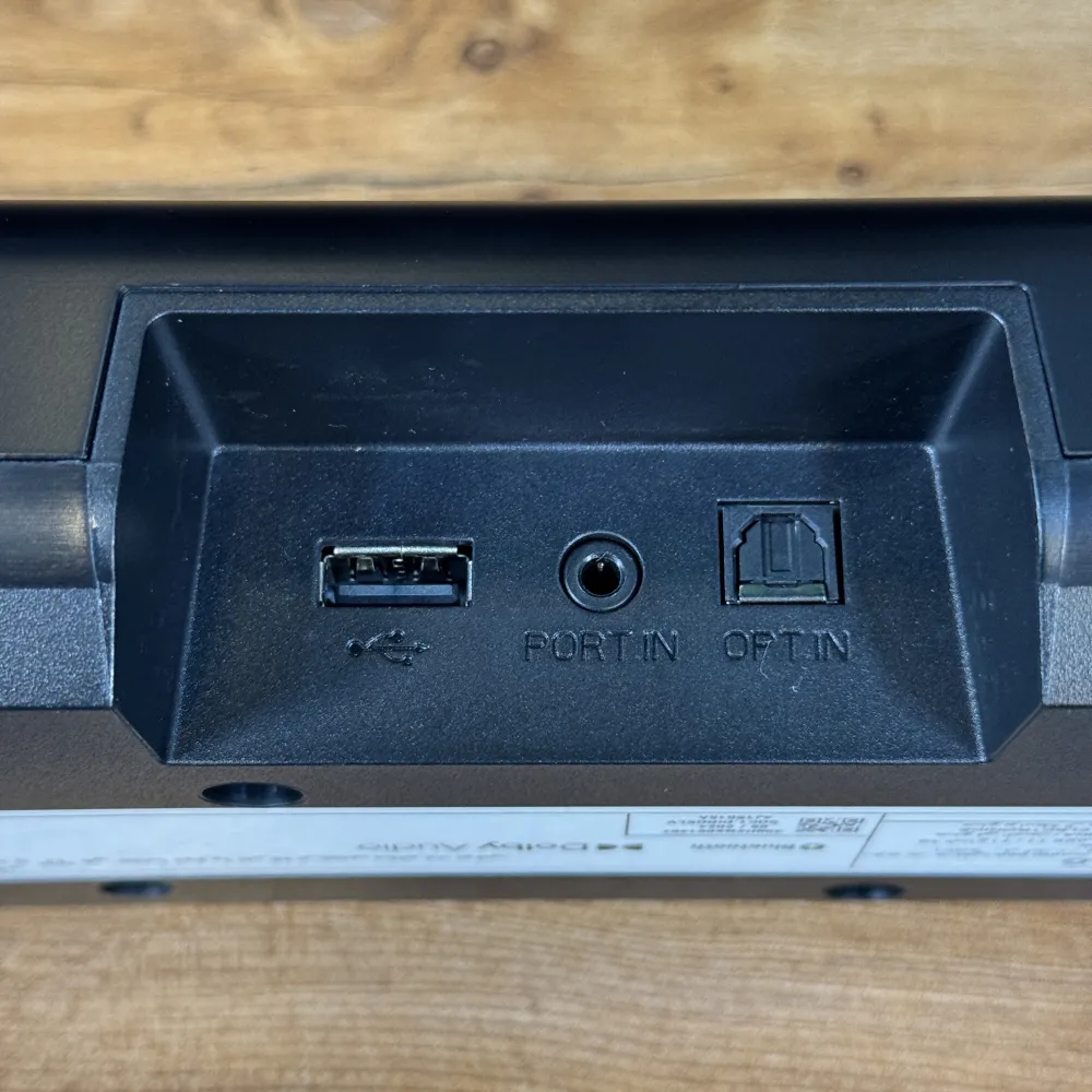 پورت‌های ورودی اسپیکر خطی ال جی SQC1