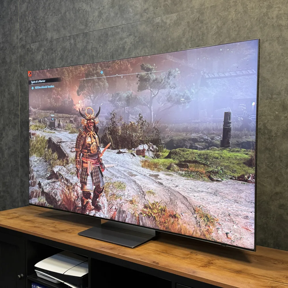 نمای کناری تلویزیون Neo QLED سامسونگ QN900D