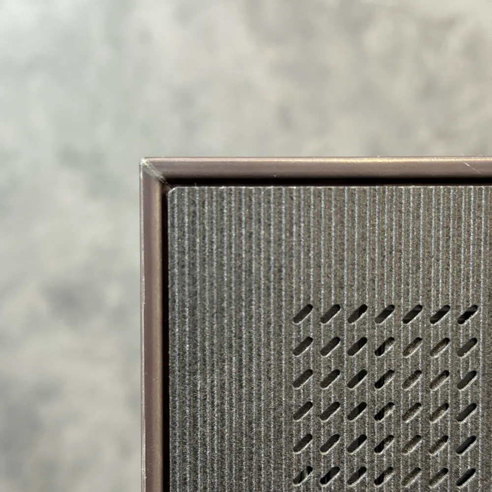 نمای بافت پنل پشتی تلویزیون سامسونگ QN900D محصول 2024