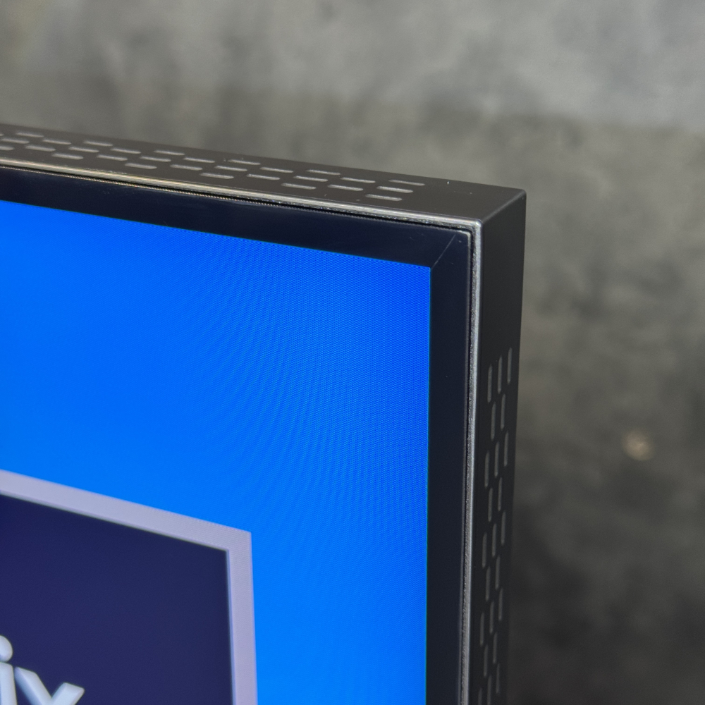 حاشیه قاب تلویزیون سامسونگ QN800D مدل 2024