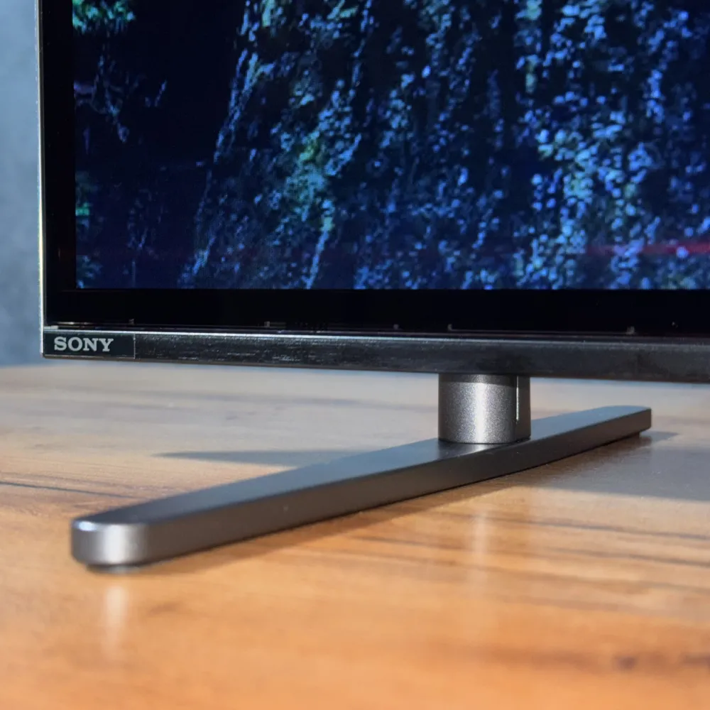 نوع پایه قابل تنظیم تلویزیون سونی BRAVIA 8 مناسب قرارگیری روی میز