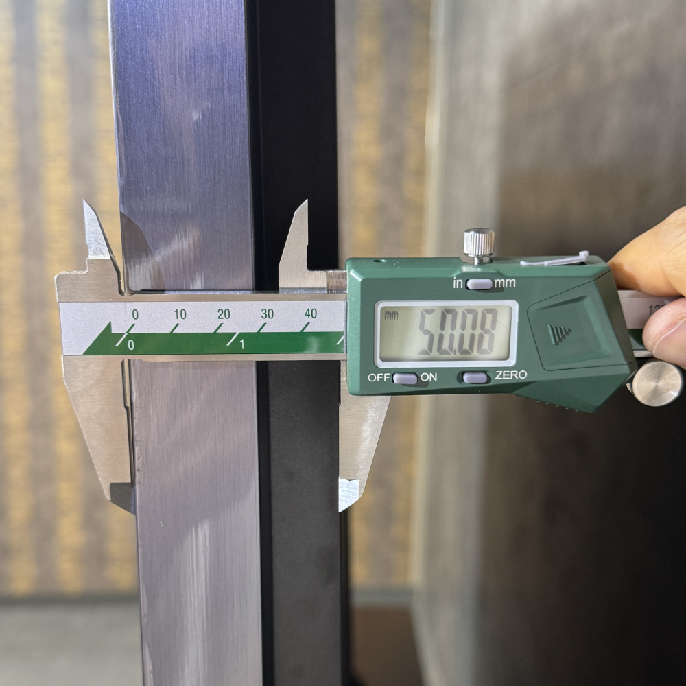 ضخامت کلی تلویزیون ال جی 100QNED86 مدل 2025