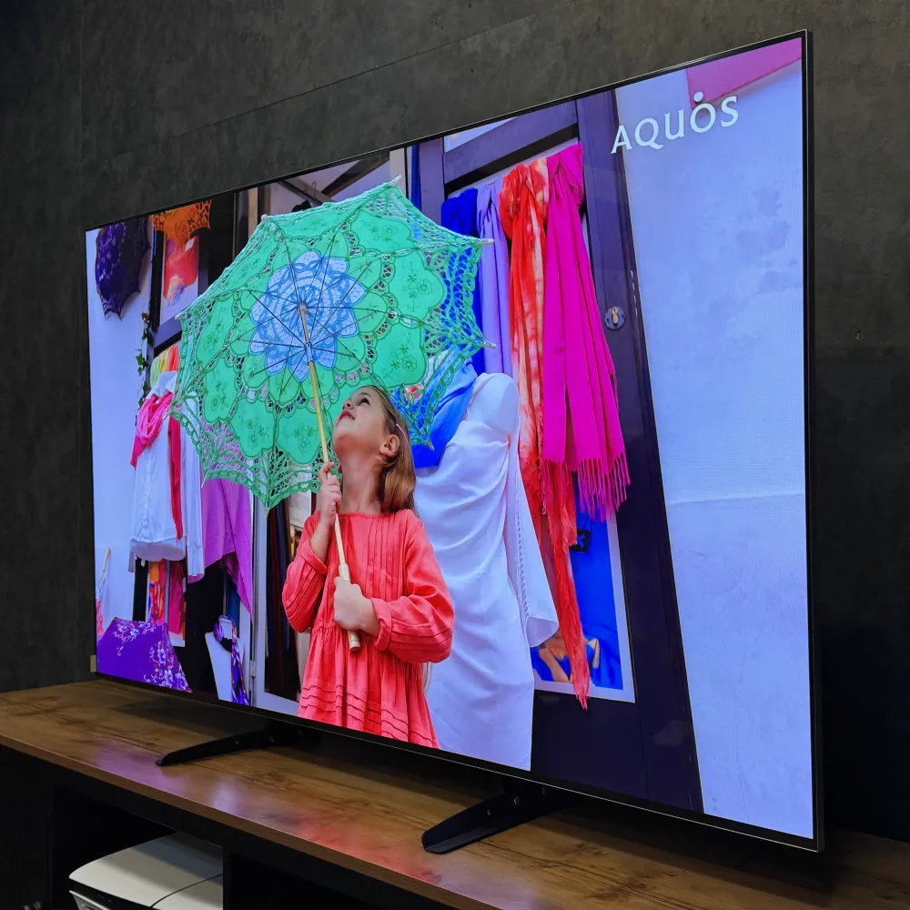 نمای کناری تلویزیون ال‌ جی G5 با پنل WOLED و زاویه دید گسترده