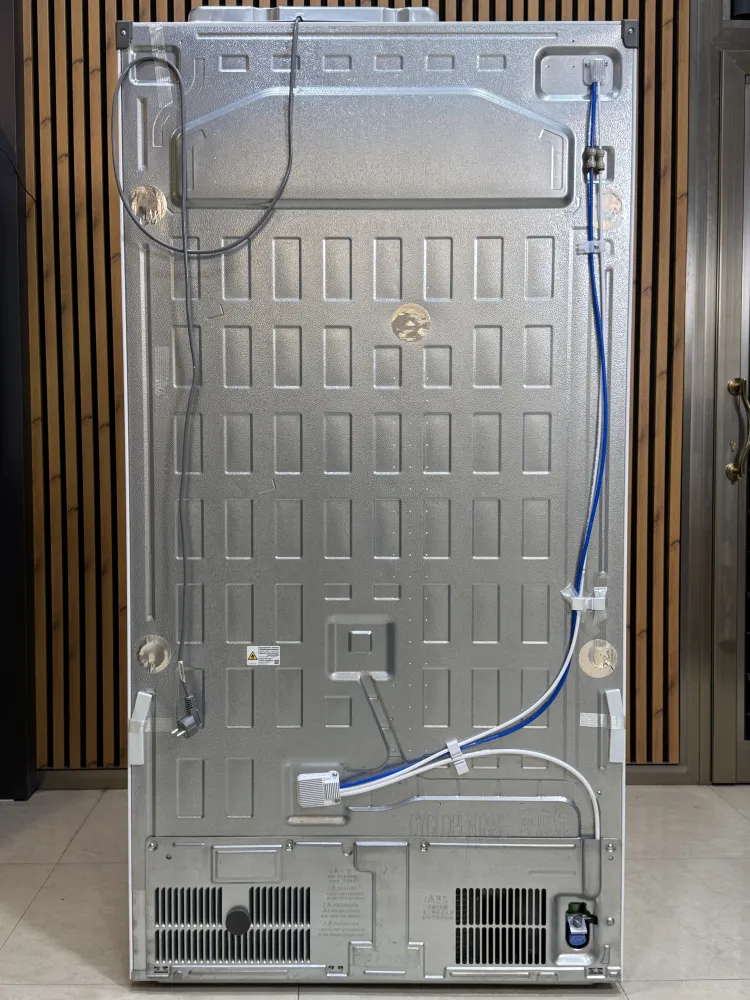 نمای پشتی یخچال 24 فوت ال جی GC-J257SQSV