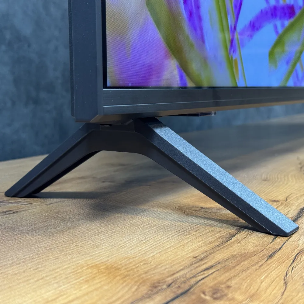 پایه‌های دوشاخه‌ای تلویزیون ال جی UA8500 با طراحی مدرن