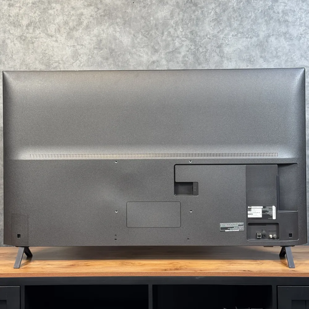 نمای پشتی تلویزیون ال جی مدل UA8500 محصول 2025