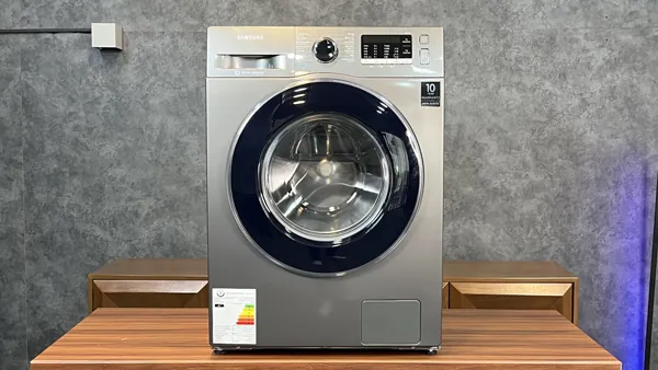 نمای کلی لباسشویی سامسونگ WW80J54E0BX درب از جلو، رنگ اینوکس