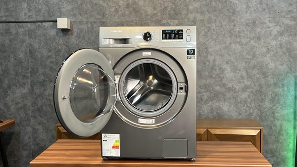 نمای کلی لباسشویی سامسونگ WW80J54E0BX رنگ اینوکس