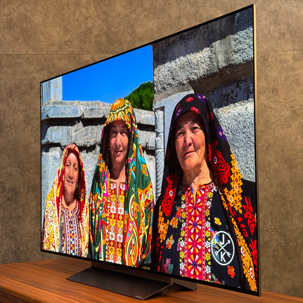 نمای کناری و زاویه دید تلویزیون ال جی اولد C5