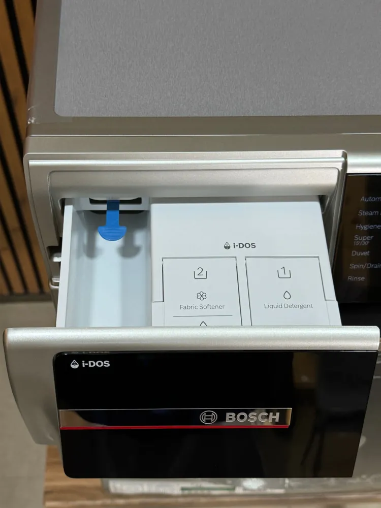 محفظه مواد شوینده ماشین لباسشویی بوش مدل WGB244AXGC با سیستم i-DOS
