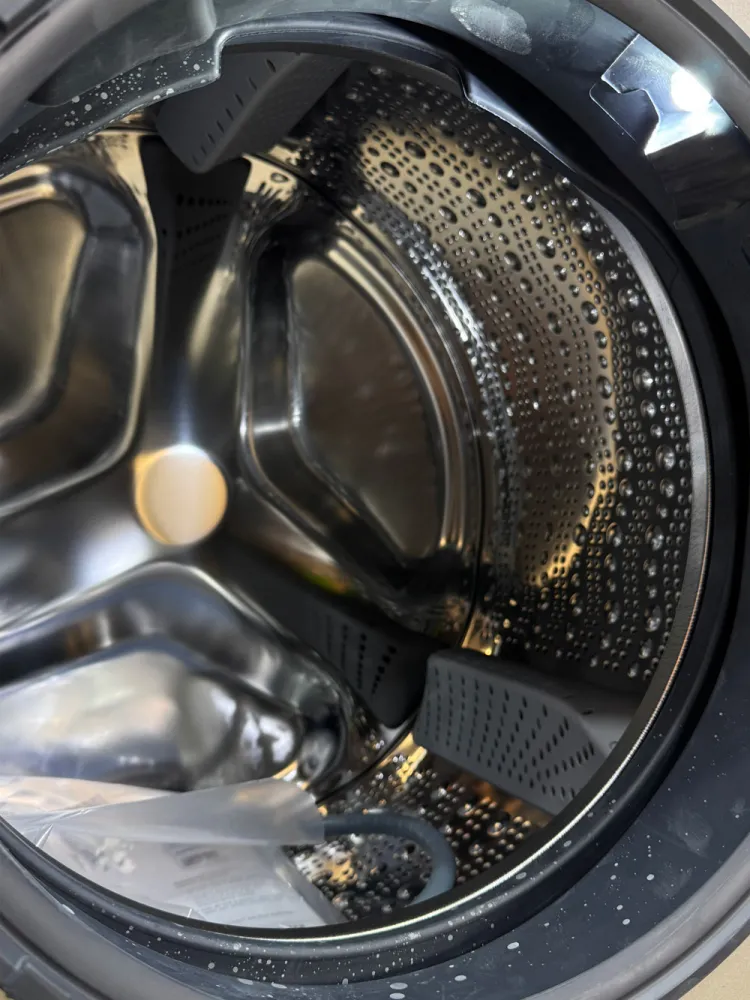 دیگ شستشو VarioDrum ماشین لباسشویی بوش WGB244AXGC و چراغ روشنایی داخلی