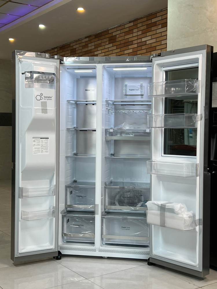 نمای داخلی یخچال و فریزر ساید بای ساید ال جی X287 محصول 2022