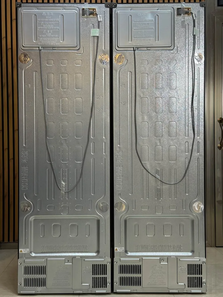 نمای پشتی یخچال و فریزر دوقلوی ال جی GC-B514 و GC-B511 رنگ دودی