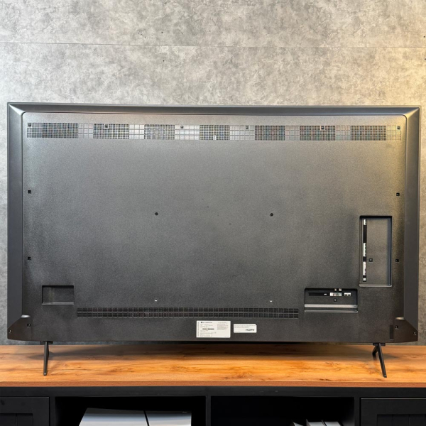 نمای پشتی تلویزیون ال جی مدل 2025 QNED91