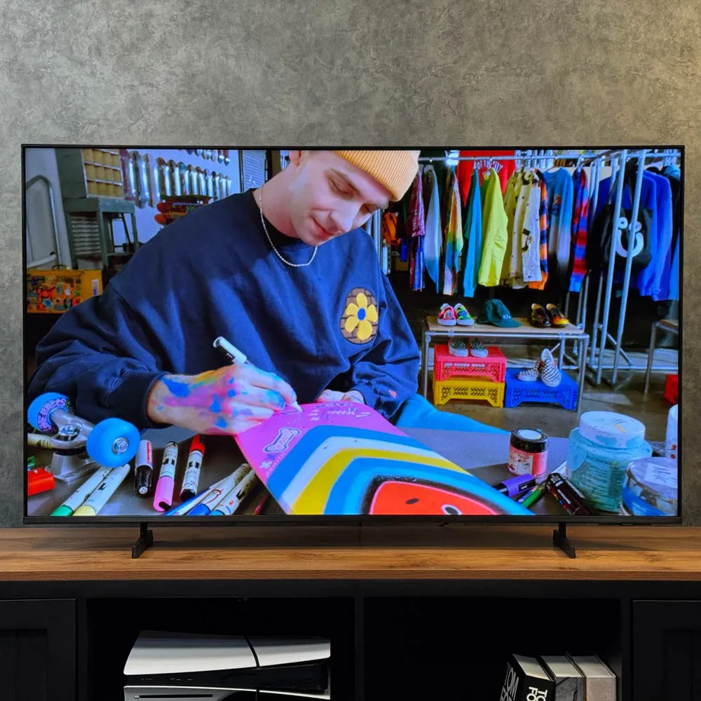 نمای کلی تلویزیون سامسونگ U8000F محصول 2025