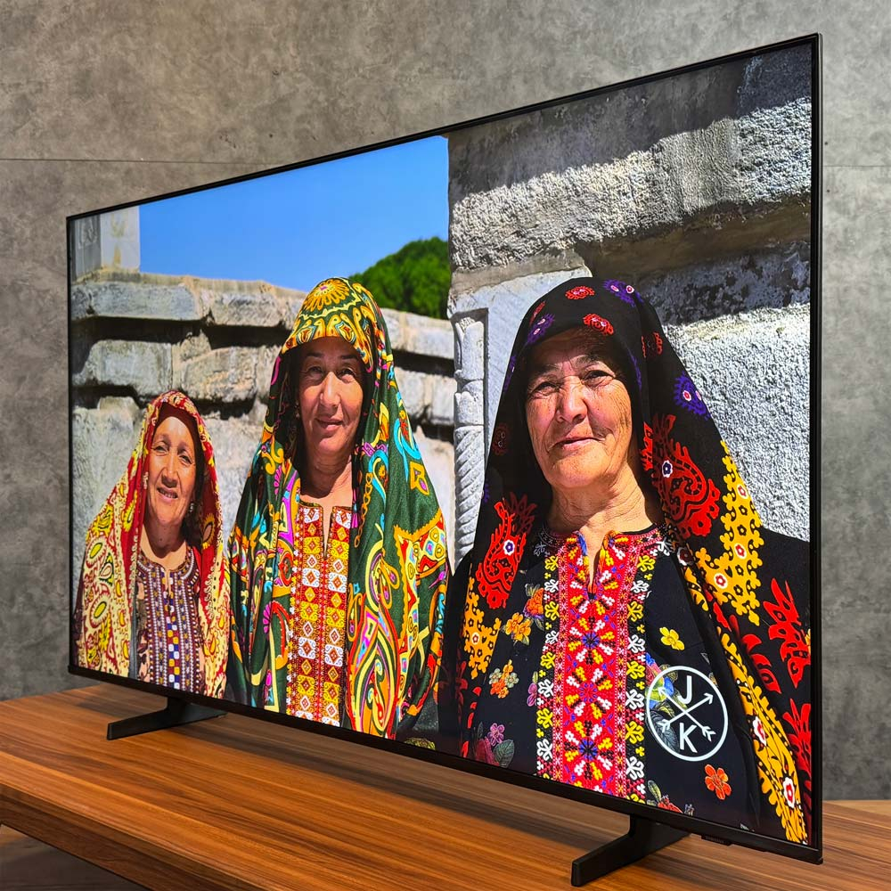 نمای کناری و زاویه دید تلویزیون سامسونگ مدل U8000F