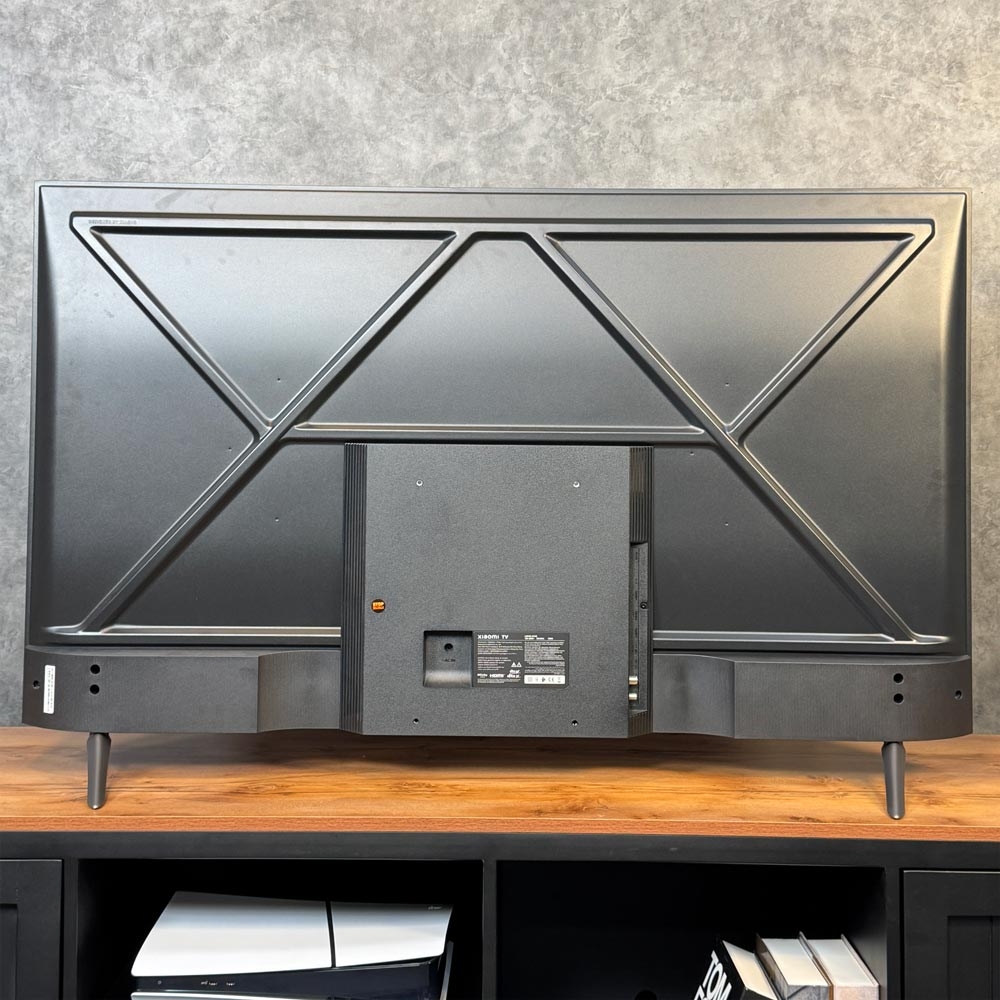 طراحی و نمای پشتی تلویزیون شیائومی A Pro 2026 با بدنه فلزی