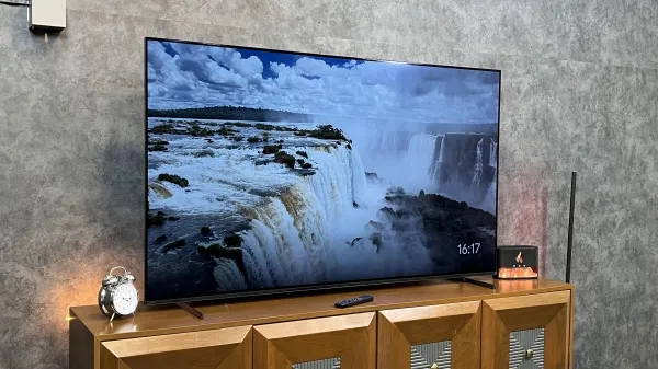 طراحی تلویزیون سونی A80K